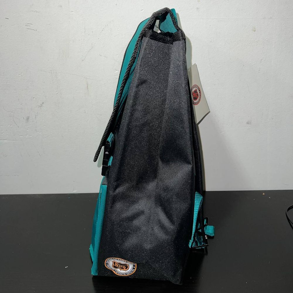 Vintage Mighty Ducks Retreat Backpack Bag Green NHL Nasco Little America - Picture 4 of 8